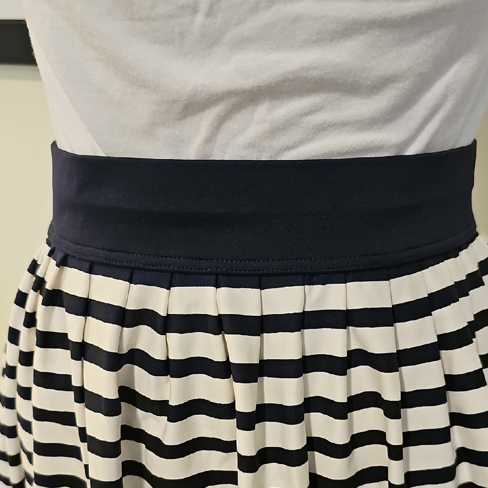 Kate Spade sz L navy and white skirt - Picture 2 of 10